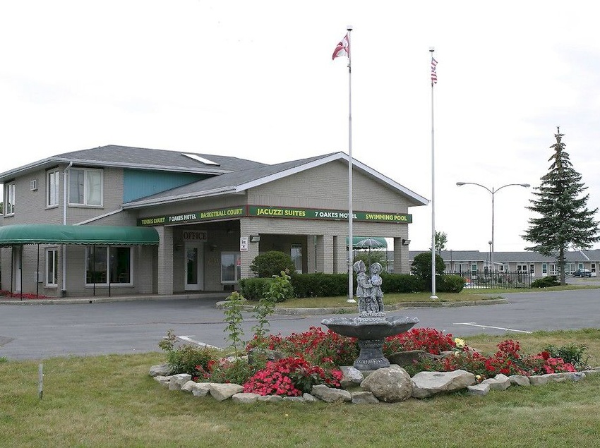 Seven Oakes Motel | Kingston | Ontario | Canada 5