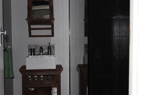 Hotel Five 3 Five Beachside Barracks | Hervey Bay | Queensland | Australia 1