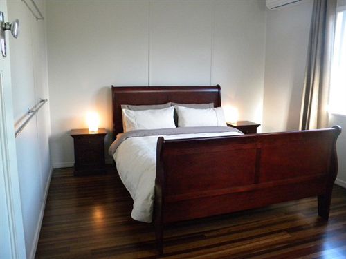 Hotel Five 3 Five Beachside Barracks | Hervey Bay | Queensland | Australia 10