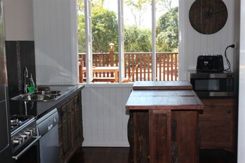 Hotel Five 3 Five Beachside Barracks | Hervey Bay | Queensland | Australia 18