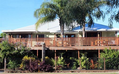 Hotel Five 3 Five Beachside Barracks | Hervey Bay | Queensland | Australia 2