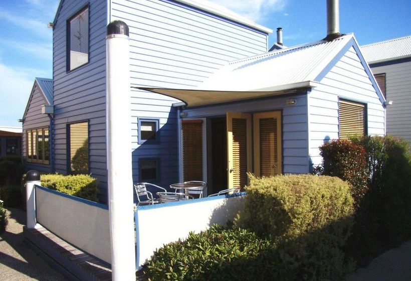 Hotel Rayville Boat Houses | Apollo Bay | Victoria | Australia 10