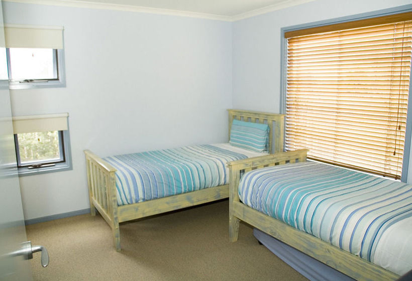 Hotel Rayville Boat Houses | Apollo Bay | Victoria | Australia 16