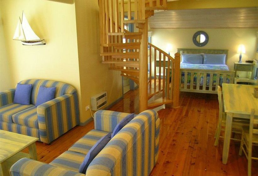 Hotel Rayville Boat Houses | Apollo Bay | Victoria | Australia 2