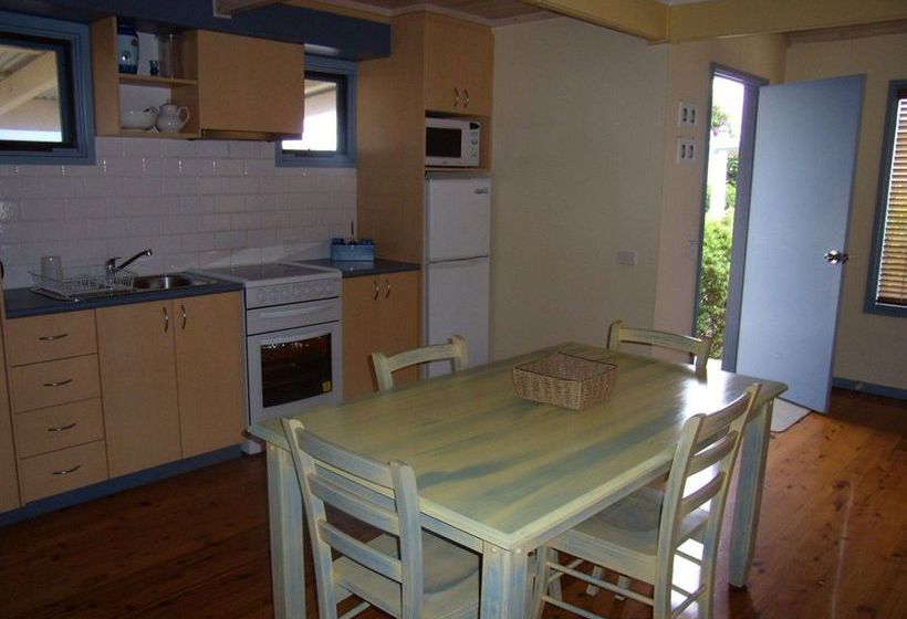 Hotel Rayville Boat Houses | Apollo Bay | Victoria | Australia 3