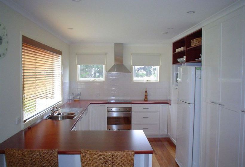 Hotel Rayville Boat Houses | Apollo Bay | Victoria | Australia 6