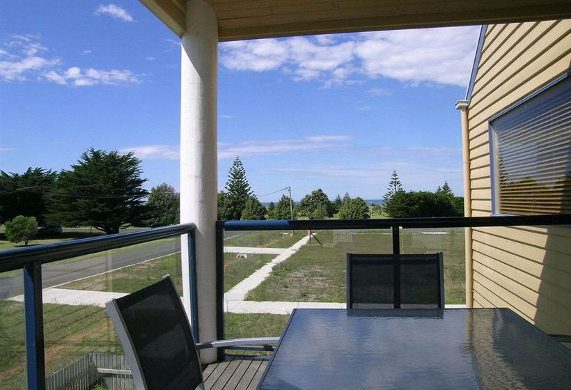 Hotel Rayville Boat Houses | Apollo Bay | Victoria | Australia 7