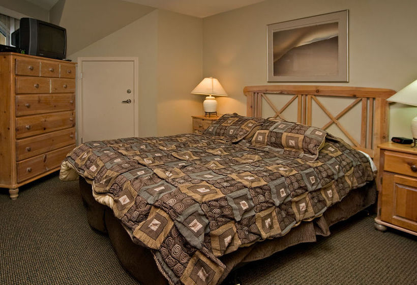 Hotel Stoney Creek Lagoons Columbia Británica