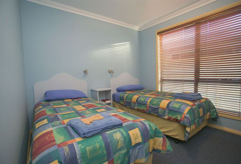 Strahan Bungalows | Strahan | Tasmania | Australia 4