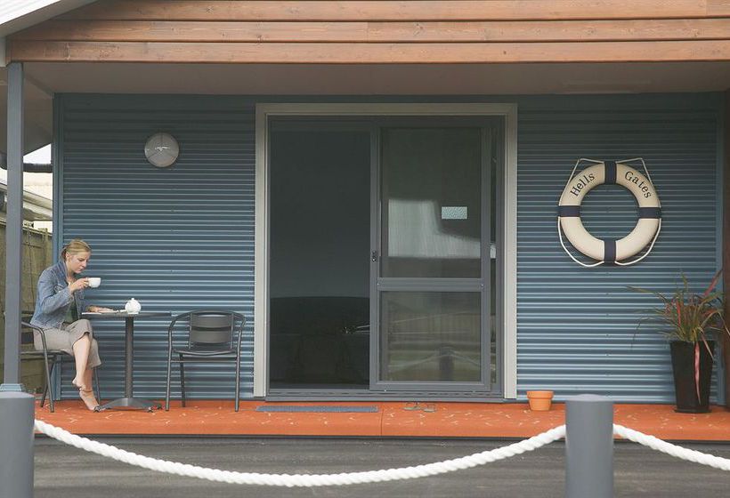 Strahan Bungalows | Strahan | Tasmania | Australia 6