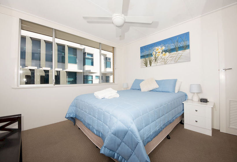 Hotel Wyuna Beachfront Apartments | Burleigh Heads | Queensland | Australia 2