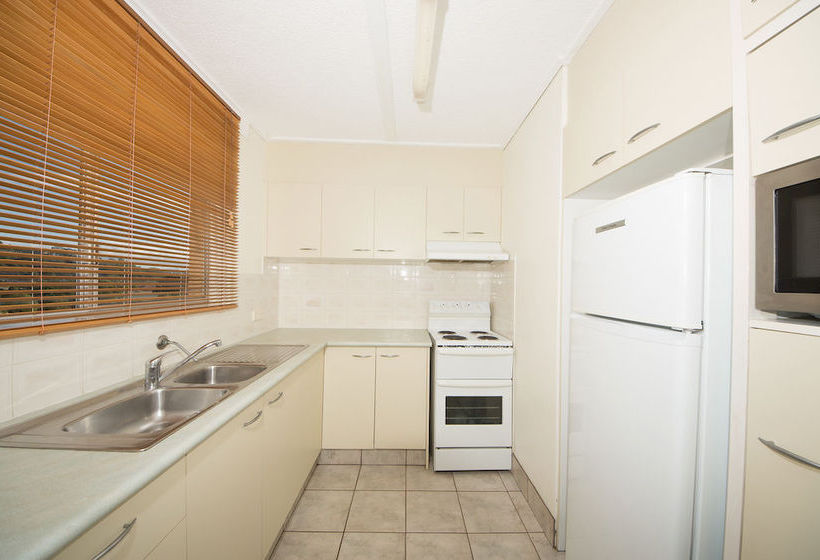 Hotel Wyuna Beachfront Apartments | Burleigh Heads | Queensland | Australia 4