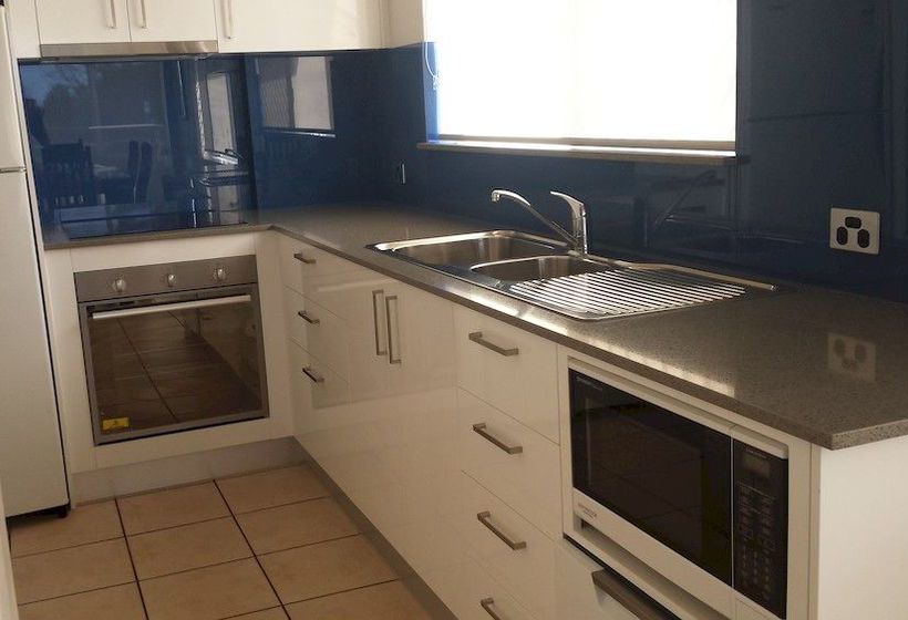 Hotel Wyuna Beachfront Apartments | Burleigh Heads | Queensland | Australia 7