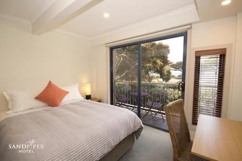 Sandpiper Motel