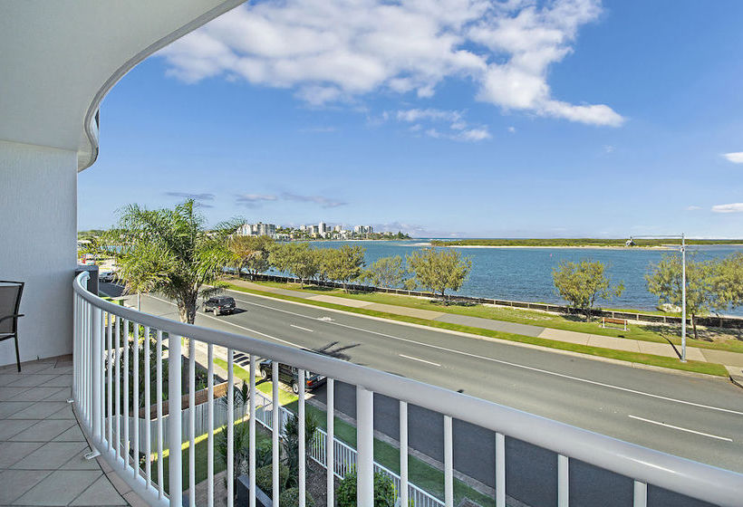 Sandy Shores | Caloundra | Queensland | Australia 5