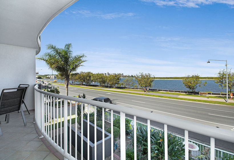 Sandy Shores | Caloundra | Queensland | Australia 6