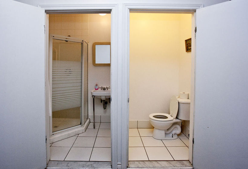 Pensione Popolo | Montreal | Quebec | Canada 5