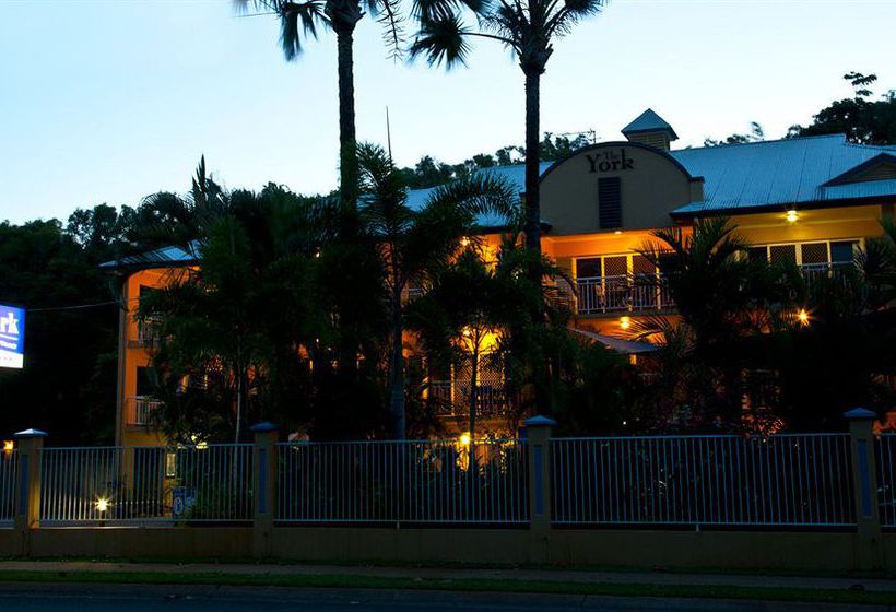 The York Beachfront Holiday Apartments | Yorkeys Knob | Queensland | Australia 9