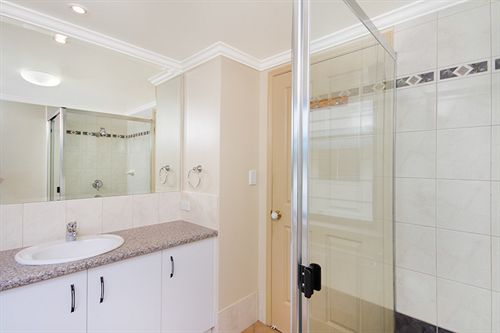 Mediterranean Beachfront Apartments | Yorkeys Knob | Queensland | Australia 12