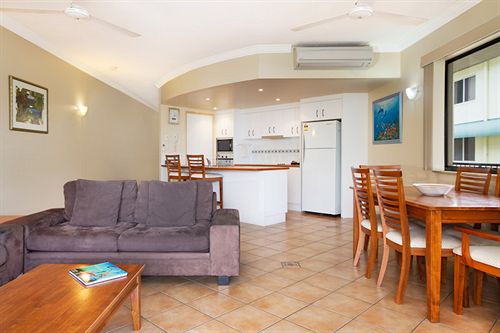 Mediterranean Beachfront Apartments | Yorkeys Knob | Queensland | Australia 16