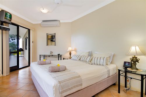 Mediterranean Beachfront Apartments | Yorkeys Knob | Queensland | Australia 8