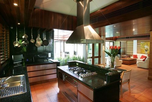 Hotel 17 Wharf Street | Port Douglas | Queensland | Australia 5