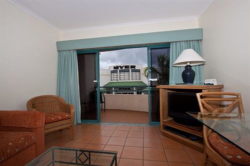 Mid City Luxury Suites | Cairns | Queensland | Australia 2