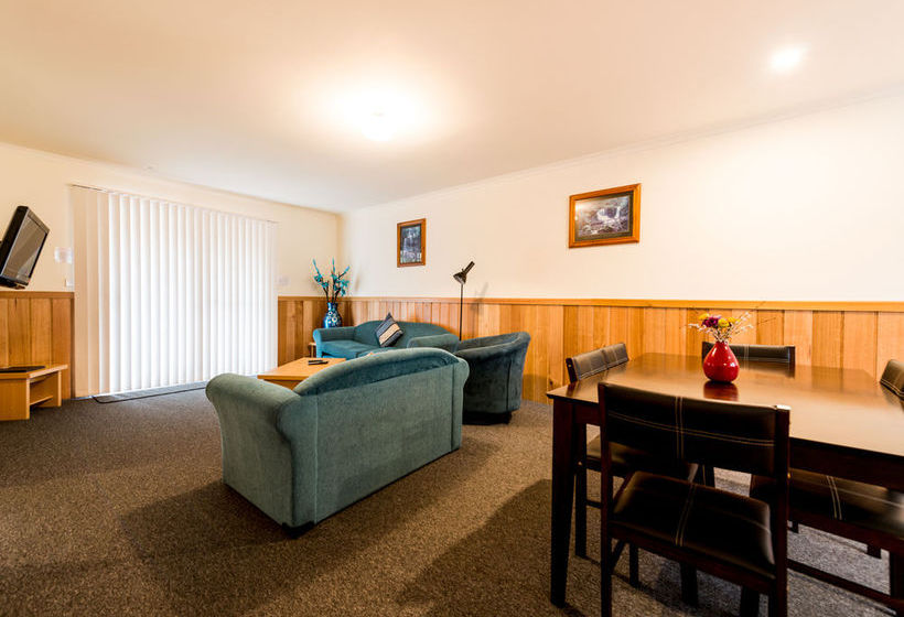 Driftwood Strahan Villas | Strahan | Tasmania | Australia 16