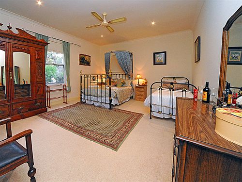 St Helens Country Cottages | Clare | South Australia | Australia 11