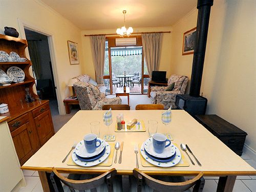 St Helens Country Cottages | Clare | South Australia | Australia 20