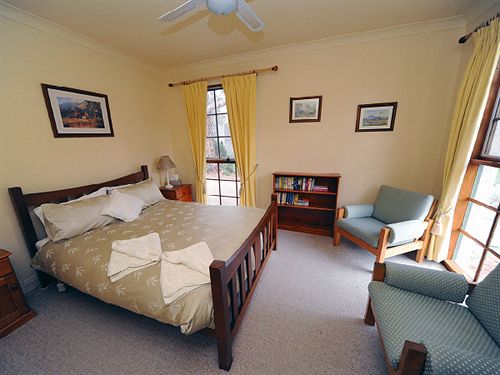 St Helens Country Cottages | Clare | South Australia | Australia 5