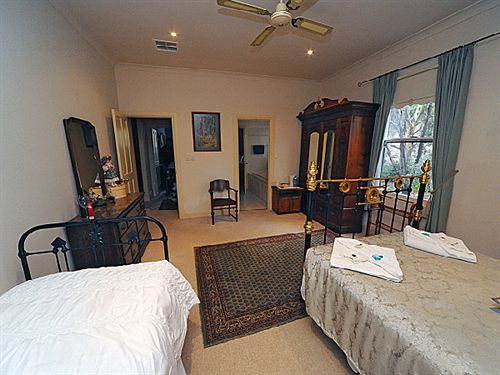 St Helens Country Cottages | Clare | South Australia | Australia 6