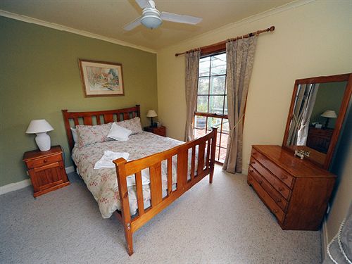 St Helens Country Cottages | Clare | South Australia | Australia 7