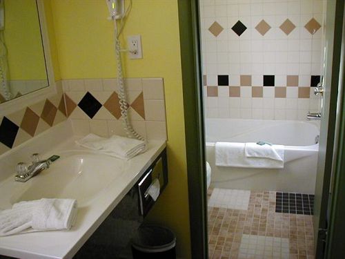 Parkway Motel | London | Ontario | Canada 3