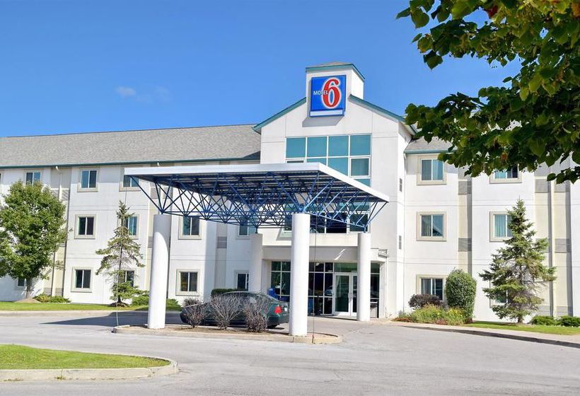 Motel 6 Toronto East - Whitby | Whitby | Ontario | Canada 10