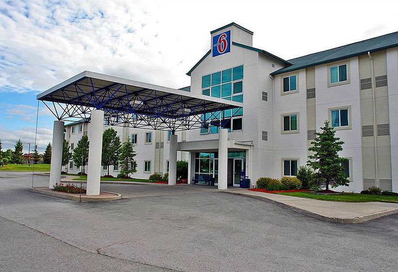 Motel 6 Toronto East - Whitby | Whitby | Ontario | Canada 3