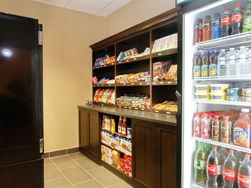 Hotel Pomeroy Inn And Suites Vegreville | Vegreville | Alberta | Canada 4