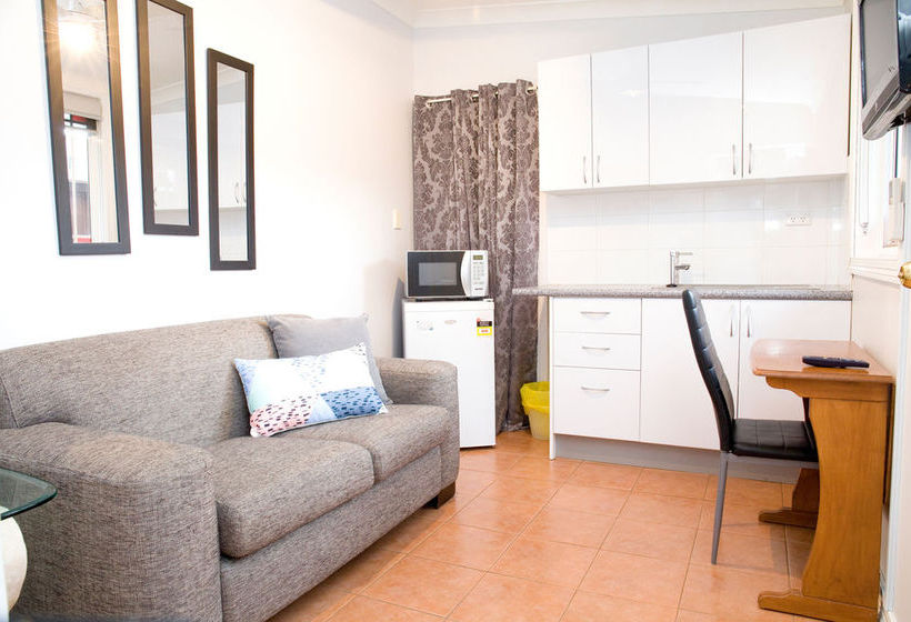 Hotel The Outback Lodge Pty Ltd | Manly | New South Wales | Australia 18