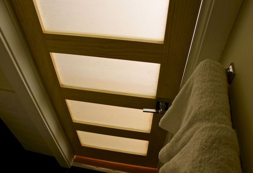 Hotel Royal Oak Inn | Toronto | Ontario | Canada 3