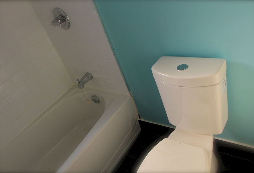 Hotel Royal Oak Inn | Toronto | Ontario | Canada 4