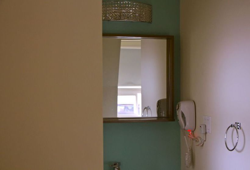 Hotel Royal Oak Inn | Toronto | Ontario | Canada 6