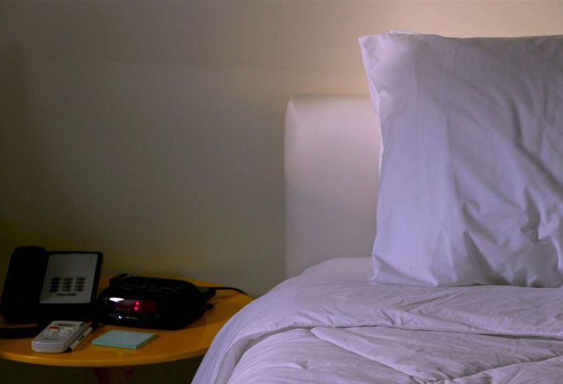 Hotel Royal Oak Inn | Toronto | Ontario | Canada 9