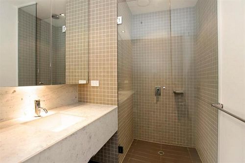 Astra Chevron St Kilda Rd | Melbourne | Victoria | Australia 6