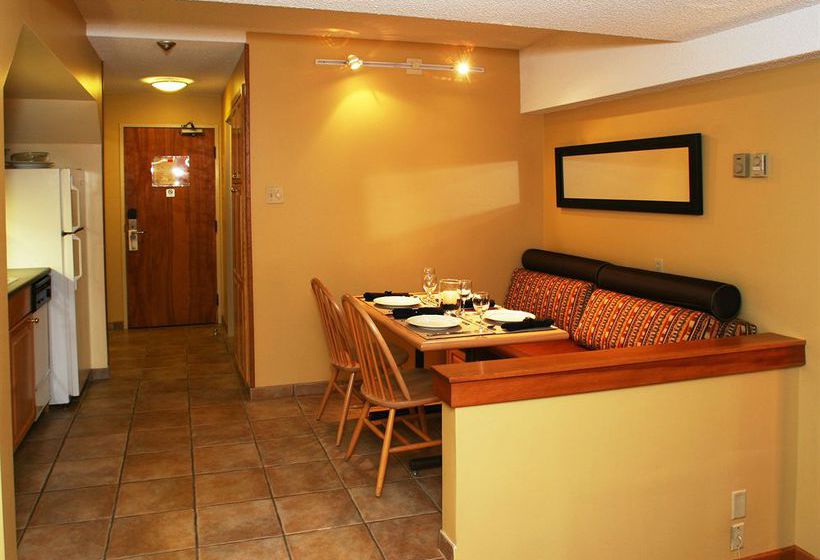 Resort Mountain Side Hotel Whistler By Executive | Whistler | British Columbia | Canada 6