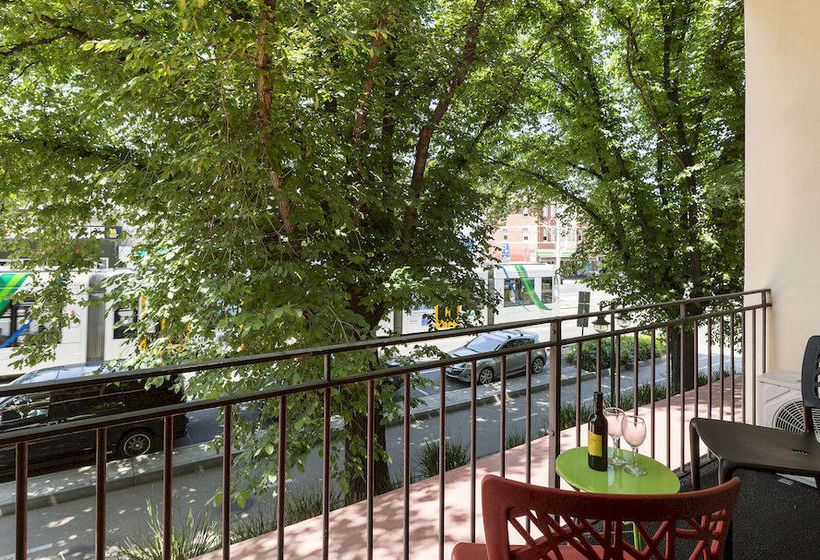 Hotel Tolarno | Saint Kilda | Victoria | Australia 8