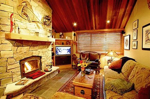 Hotel Whistler Blackcomb VR Hearthstone Lodge | Whistler | British Columbia | Canada 9