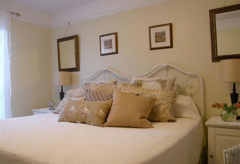 Fisher House Bed & Breakfast | Victoria | British Columbia | Canada 4