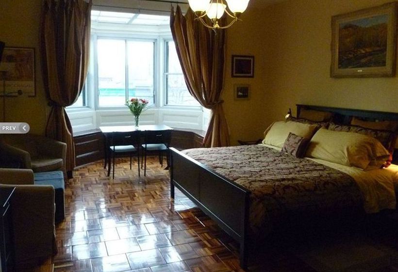 Bed and Breakfast Gingerbread Manor | Montreal | Quebec | Canada 1