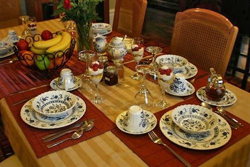 Bed and Breakfast Gingerbread Manor | Montreal | Quebec | Canada 15