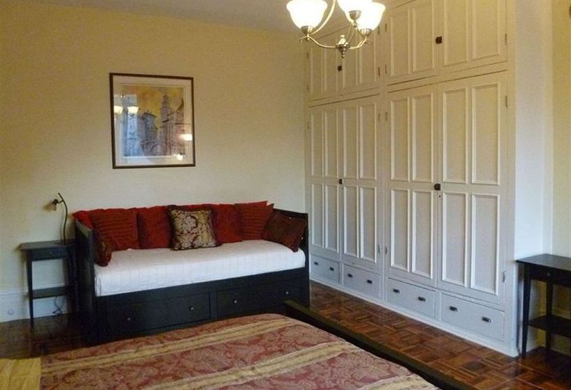 Bed and Breakfast Gingerbread Manor | Montreal | Quebec | Canada 3